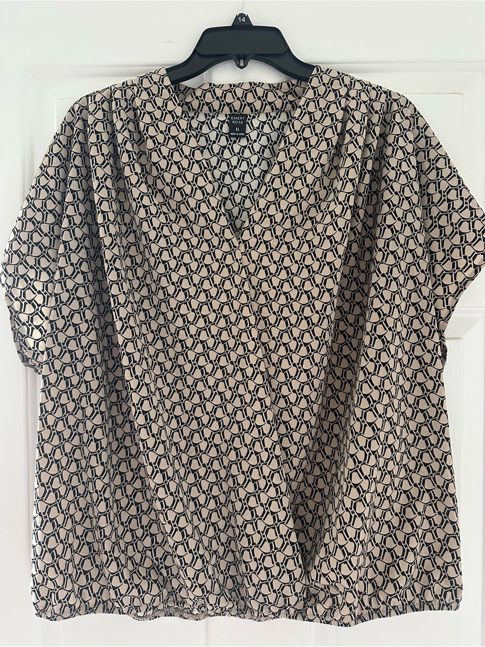 Emery Rose Beige and Black Geometric Blouse